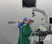 큐렉소, 국가 지원 의료로봇사업 선정..의료로봇 5대 공급