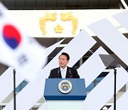 민주 "日 향한 광복절 경축사"..권성동 "반일감정 이용하지마"
