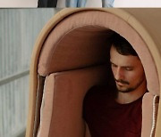 국내 스타트업서 '포옹 의자'와 비슷한 '포옹 조끼' 선봬