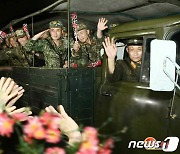 '방역 전선' 투입 군인들 헌신 부각한 북한.."새벽에 몰래 귀대"