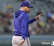 MLB 텍사스, 5년째 지휘봉 잡던 우드워드 감독 성적 부진으로 경질