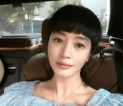 53세 김혜수, 짧은 앞머리로 동안 미모 완성..상큼 매력 [N샷]