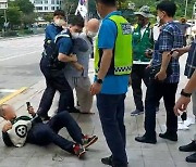 봉은사 스님, 1인 시위 폭행에 참회문..노조 "꼬리 자르기"