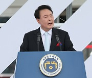 [속보] 尹대통령 국정수행 긍정 32.9%, 부정 66.6% [조원씨앤아이]