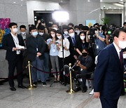 윤석열 정부 100일, 위기 또 위기..출구 못 찾는 국정