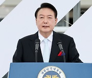 윤대통령 "일본, 힘 합쳐야 할 이웃"..북한엔 담대한 구상 제안
