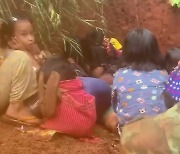 [영상] "무서워 하지마".. 참호 속 기도하는 미얀마 어린이들