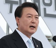 尹 "위안부, 보편적 가치 문제.. 정부 출범 전부터 깊이 고민"