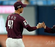 안우진, 7이닝 3실점 12승 승리요건! [포토]