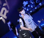 [포토] '제카' 김건우, LCK 플레이오프 입장