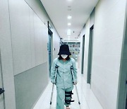 '십자인대 파열 수술' 박나래 퇴원 "재활, 걷는다"