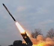 '비핵화 보상' 제안 이틀 만에..순항미사일 발사한 북한