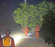 강릉 주문진 폭우로 20가구 침수..9명 구조·25명 대피