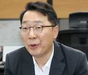 전북도의회 찾아 간담회 연 윤영찬 민주당 최고위원 후보