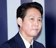 이정재 현재 건강은? "햄스트링·대상포진 완치..어깨수술 못했지만 큰 지장없어"