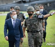 육군 제25보병사단 찾은 이종섭 장관