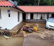 새벽 기습 폭우에 강릉 주문진 주택 등 7곳 침수