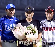 [MD포토] 김재박-류지현-박진만 'KBO 레전드 유격수들의 만남'