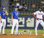 [MD포토] 김상수 '고의낙구 적전 실패'