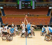 코웨이, 장애인 스포츠 활성화 앞장..휠체어농구 선수 육성