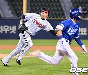 '1⅔이닝 5실점' 선발 조기 강판 괜찮아, 불펜 ERA 1위가 있잖아 [오!쎈 잠실]