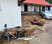 강릉 주문진 폭우로 침수된 주택