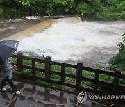 폭우로 급류 흐르는 연외천