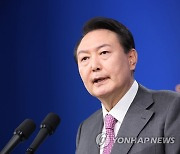 '취임100일' 尹 "민심 겸허히 받을 것..다 되짚어보고 분골쇄신"(종합2보)