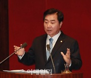 '사퇴 압박' 이석현 민주평통 수석부의장 사의.."尹 성공 기원"