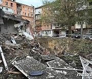 러시아, 우크라 하르키우 아파트 단지 포격..최소 3명 사망