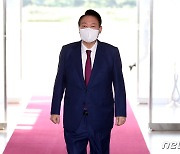 윤석열 대통령, 용산 집무실로 출근