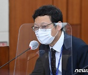 의원 질의에 답변하는 김유열 사장