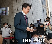 '이준석 성접대 의혹' 핵심 참고인 마지막 조사