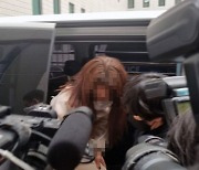 검찰, '지하철 9호선 폭행녀' 항소심서도 징역 2년 구형