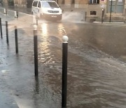 英·佛 가뭄에 이어 폭우로 역 침수
