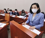 김현숙 장관의 거짓말, 거짓말.."먼저 없애자고" "정정했다"