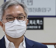최강욱 '법사위원' 자격 논란..與 "대법 상고심 앞둬" VS 野 "치졸한 공방"