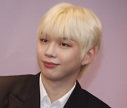 Kang Daniel catches Covid, cancels plans for Japan