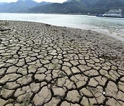 64일간 계속된 폭염·가뭄에 양쯔강도 말랐다