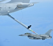[포토] 공군 '호주 피치블랙 훈련' 대비 공중급유 연습