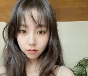 "사라진 만두 볼살"..안소희, '청순 여신' 강림