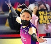 돌아온 '김연경 효과'..평일에도 만원 관중