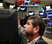 뉴욕증시, FOMC 의사록 소화하며 하락 출발