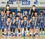 [JB포토] 2022 KBL 유소년 클럽 농구대회, 화이팅 외치는 KCC U10팀