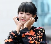 [포토] 최예나, '귀엽게 하트~'