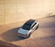아이오닉5, 벤츠·BMW 제치고 미국서 '2022 올해의 전기차' 선정