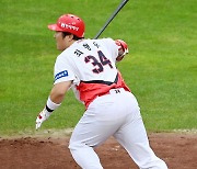 '극적인 동점포' 최형우, 15시즌 연속 10홈런 대위업..KBO 네 번째