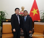 전영희 평화외교기획단장, 베트남 외교부 수석차관 예방