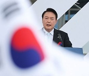 "한일관계 파탄날 것..尹, 사죄해야" 日 언론, 우리 해군 레이더 지침 트집