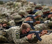 美, 우크라이나에 무기 1조 규모 지원..지난해 이후 19번째